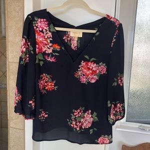 Stitchfix skis are blue v-neck blouse